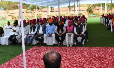 आदिवासी युवा आदान-प्रदान कार्यक्रम के अंतर्गत आए युवाओं से राज्यपाल ने की मुलाकात, संवैधानिक अधिकारों के साथ कर्तव्य पालन के लिए भी प्रतिबद्ध रहें युवा - राज्यपाल