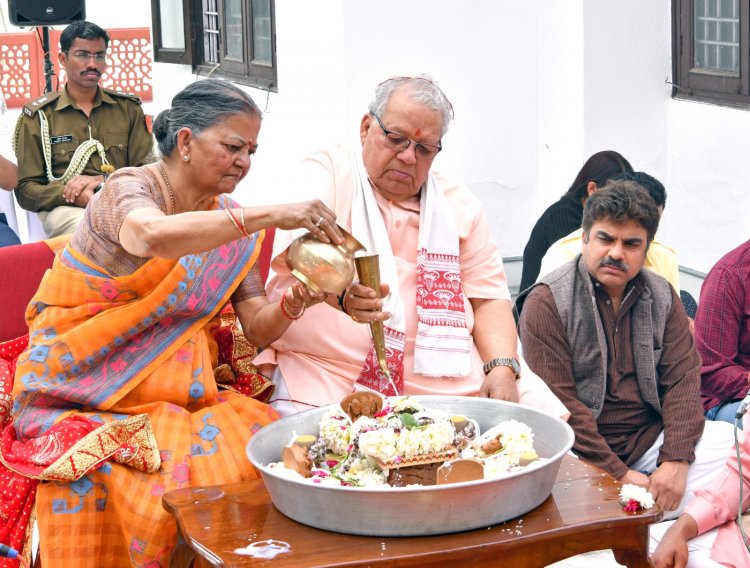 राज्यपाल ने महाशिवरात्रि पर राजभवन में पूजा-अर्चना की