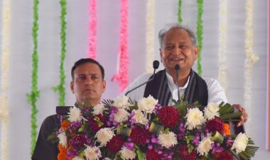 मुख्यमंत्री ने दी स्वीकृति ग्राम पंचायत सहायक, शिक्षाकर्मी, पैराटीचर्स व मदरसा पैराटीचर्स को मिलेगा बढ़ा हुआ मानदेय