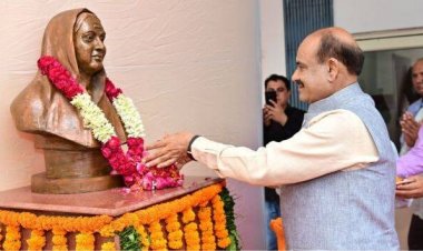 ओम बिड़ला ने ब्रेल लिपि में इग्नू प्रॉस्पेक्टस लॉन्च किया, बाबा साहेब अंबेडकर की प्रतिमा का अनावरण किया