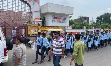 लोकतंत्र के महापर्व में हर एक मतदाता की भागीदारी है जरूरी- ईवीएम वीवीपैट मशीनों के प्रदर्शन के साथ जागरूकता रैली का भी हुआ आयोजन