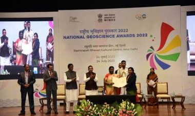 राष्ट्रपति ने राष्ट्रीय भूविज्ञान पुरस्कार- 2022 प्रदान किए