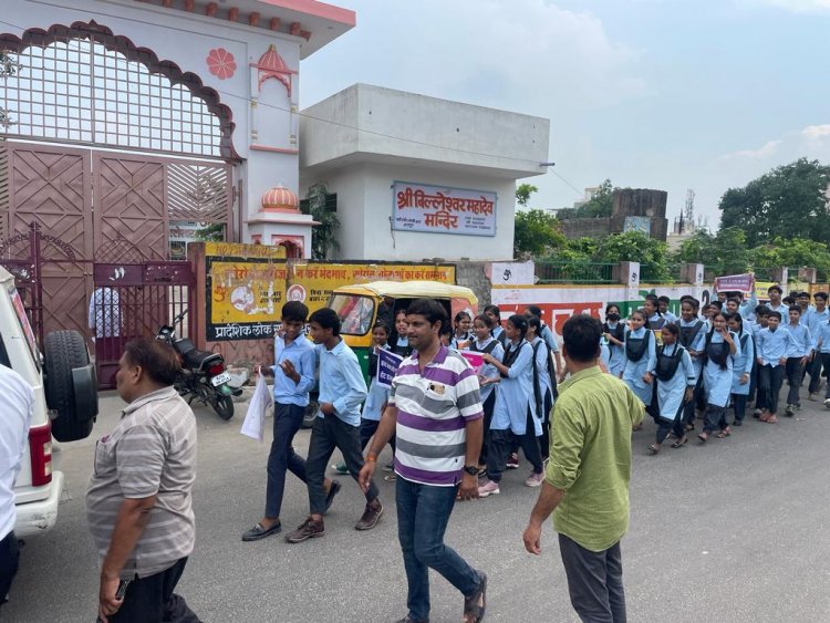 लोकतंत्र के महापर्व में हर एक मतदाता की भागीदारी है जरूरी- ईवीएम वीवीपैट मशीनों के प्रदर्शन के साथ जागरूकता रैली का भी हुआ आयोजन