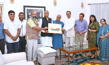 मुख्यमंत्री अशोक गेहलोत ने शांति एवं अहिंसा निदेशालय के ‘लोगो‘ का किया विमोचन