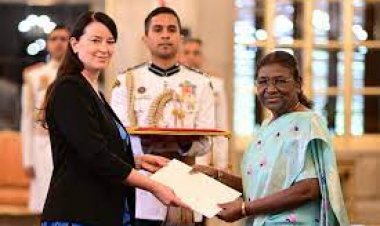 चार देशों के राजदूतों ने राष्ट्रपति को परिचय पत्र प्रस्तुत किए