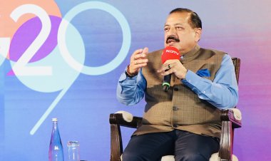 प्रधानमंत्री नरेन्द्र मोदी ने जब अंतरिक्ष अनुसंधान के क्षेत्र की अतीत की बेड़ियों से 'मुक्ति' का साहसिक निर्णय लेकर अंतरिक्ष अनुसंधान पर काफी जोर दिया तो पूरे विश्व ने इस क्षेत्र में भारत की ऊंची छलांग को स्वीकार किया है