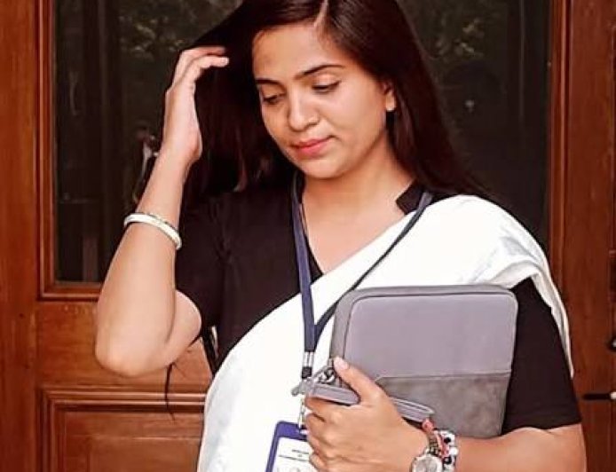 अधिवक्ता Neelu Khetra: मध्य प्रदेश हाईकोर्ट में कानूनी क्षेत्र में बना रहीं अपनी पहचान