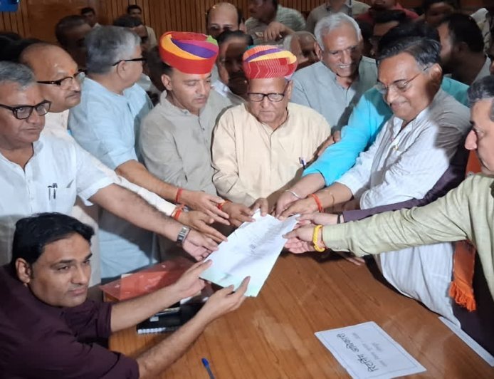 जोधपुर नगर निगम में महापौर पद को लेकर मुकाबला तय, भाजपा ने प्रशांत चंद्र मेहता और कांग्रेस ने राजेंद्र सोलंकी को उतारा